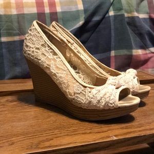 Lace wedges heels